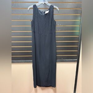 First Issue Black Sleeveless Midi Dress 8P